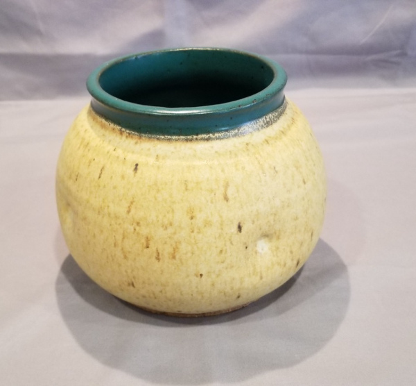 Round Pot